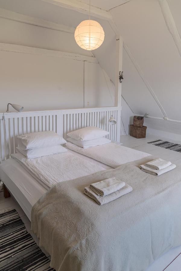 Red Bird Farm Bed and Breakfast Ystad Buitenkant foto