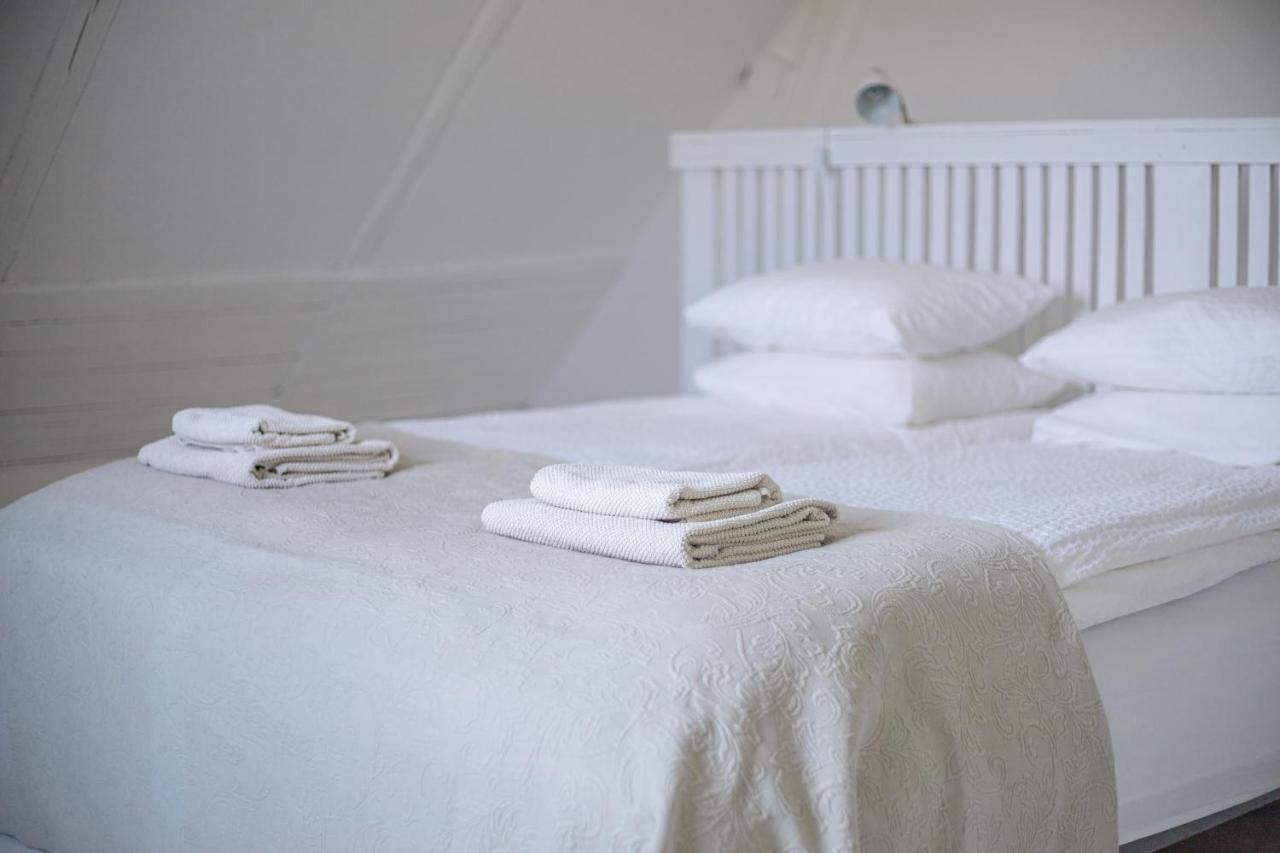 Red Bird Farm Bed and Breakfast Ystad Buitenkant foto