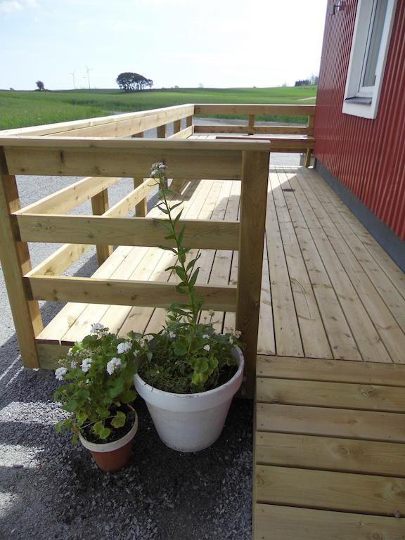 Red Bird Farm Bed and Breakfast Ystad Buitenkant foto