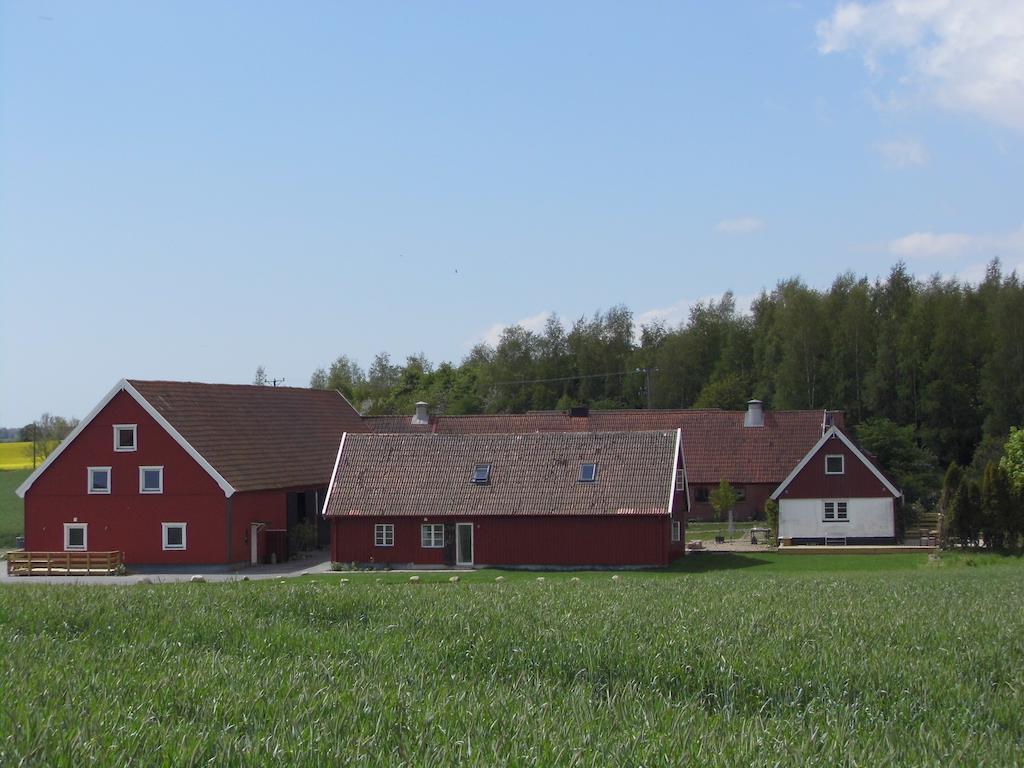 Red Bird Farm Bed and Breakfast Ystad Buitenkant foto