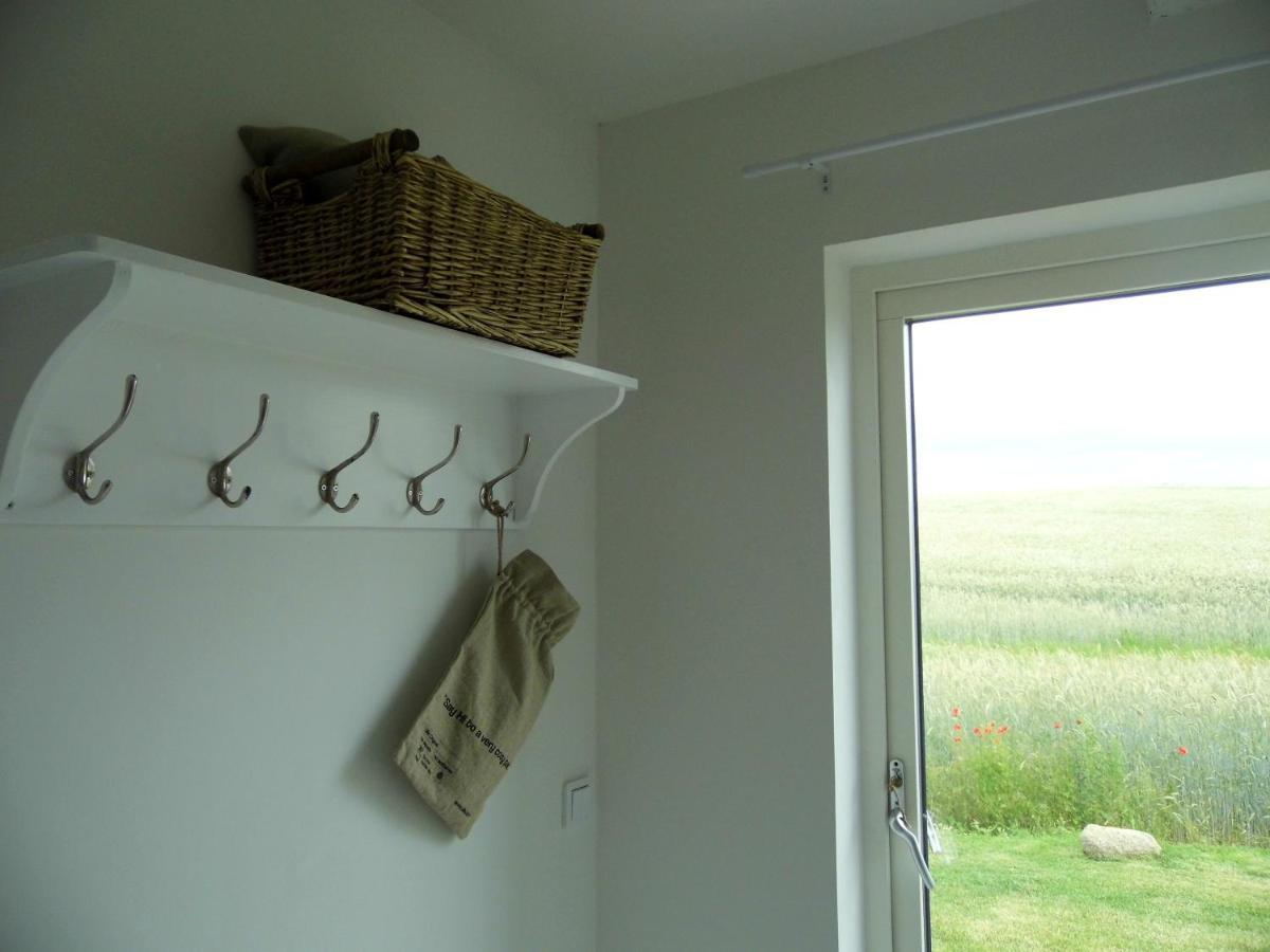 Red Bird Farm Bed and Breakfast Ystad Buitenkant foto