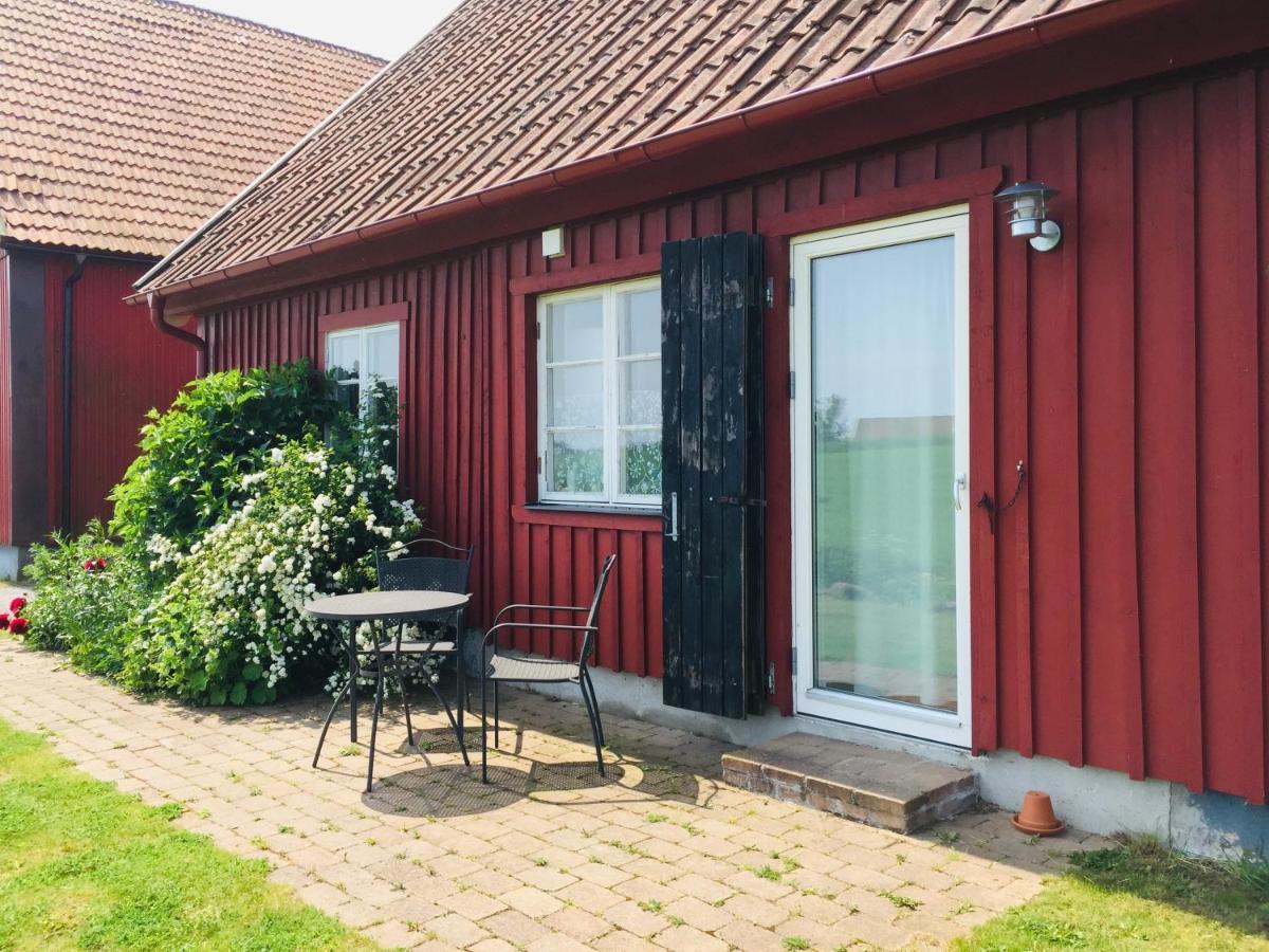 Red Bird Farm Bed and Breakfast Ystad Buitenkant foto